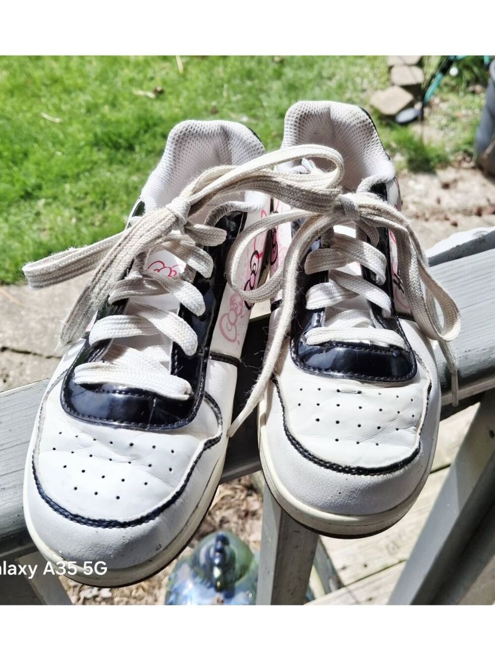 Hello Kitty White & Black Sneakers With Pink Graphics Youth Size 3 All Man-Made